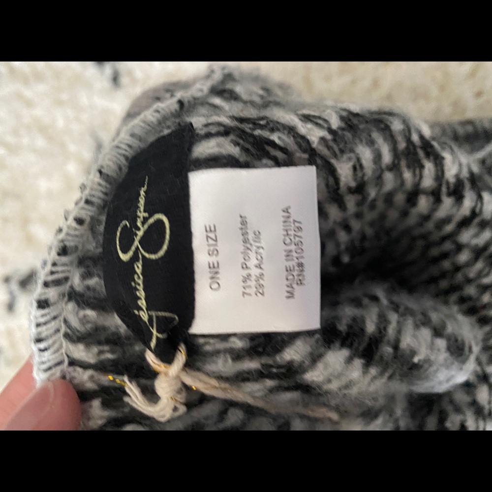 Jessica Simpson Infinity Scarf - Picture 2 of 4